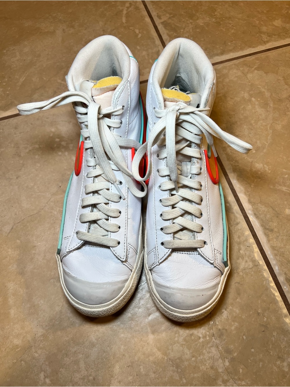 Nike Blazer Mid 77 Woman’s High Top Sneakers Kumquats Aurora Green Size 9